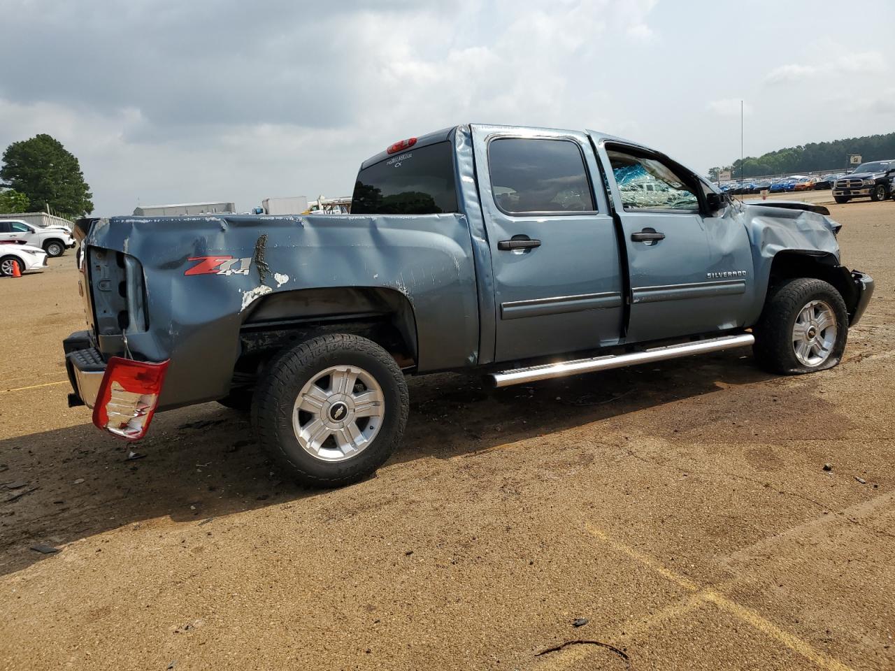 3GCPKSE39BG397665 2011 Chevrolet Silverado K1500 Lt