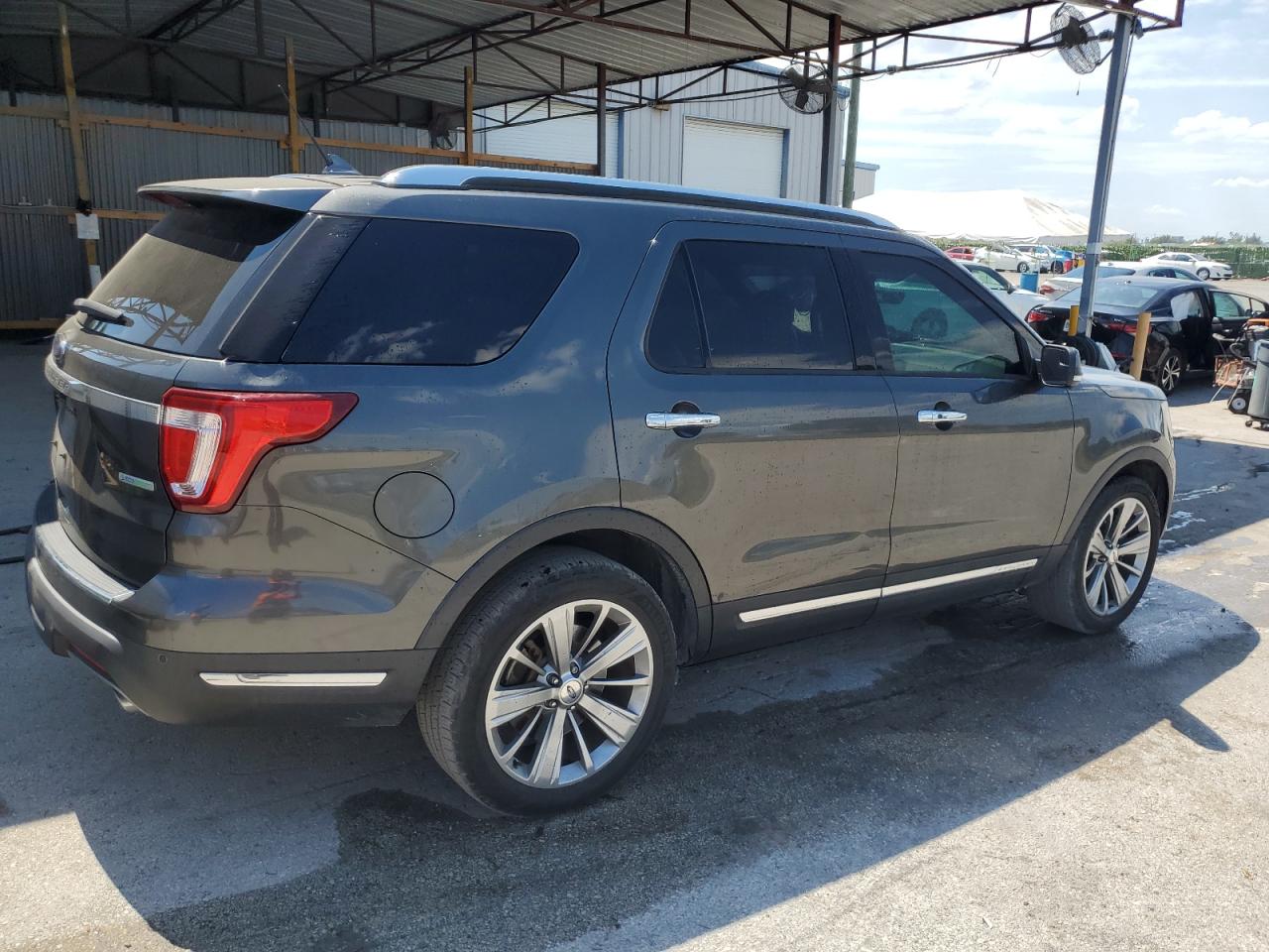 2018 Ford Explorer Limited vin: 1FM5K7FH6JGC16865