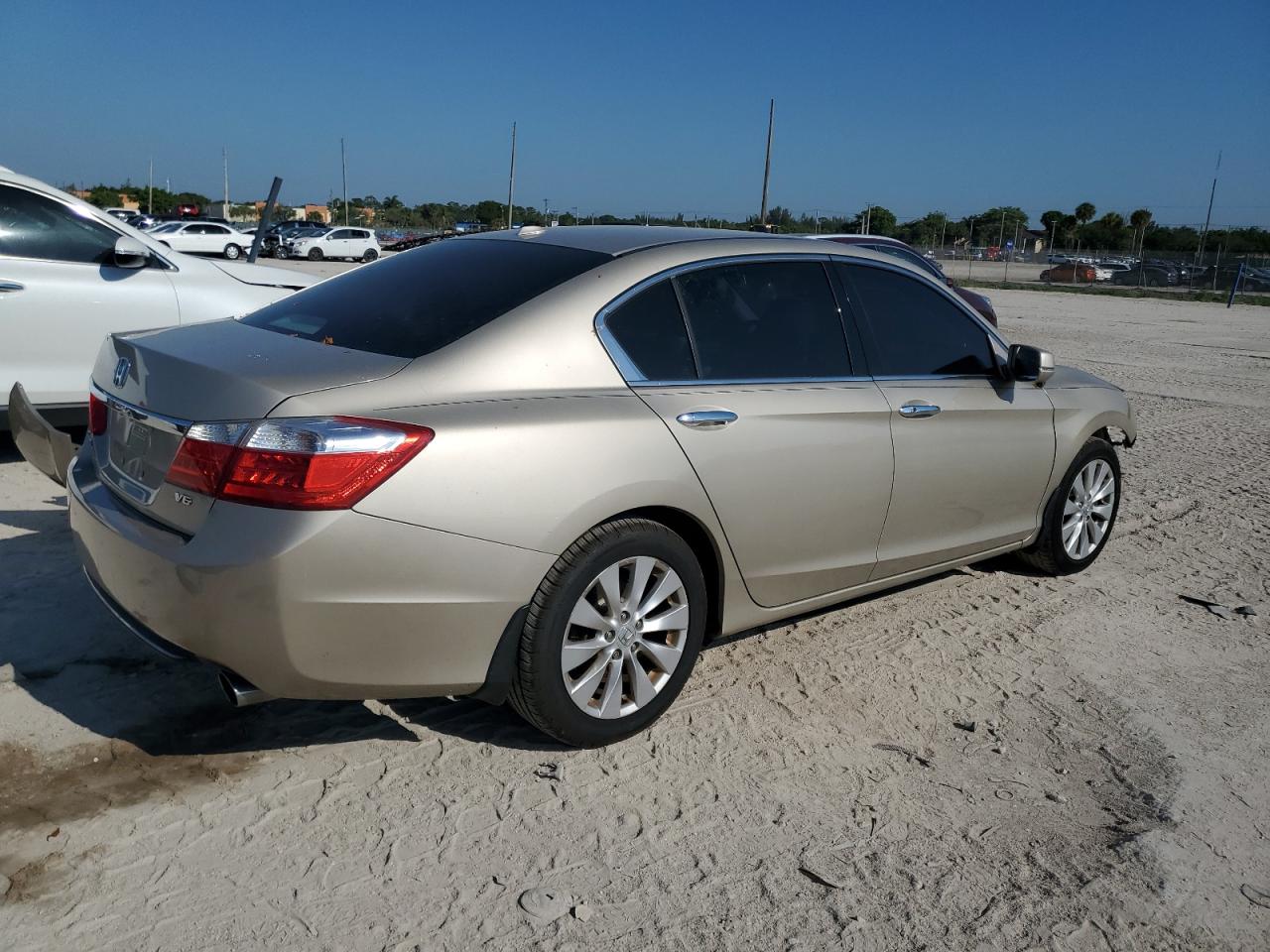 1HGCR3F86DA011720 2013 Honda Accord Exl