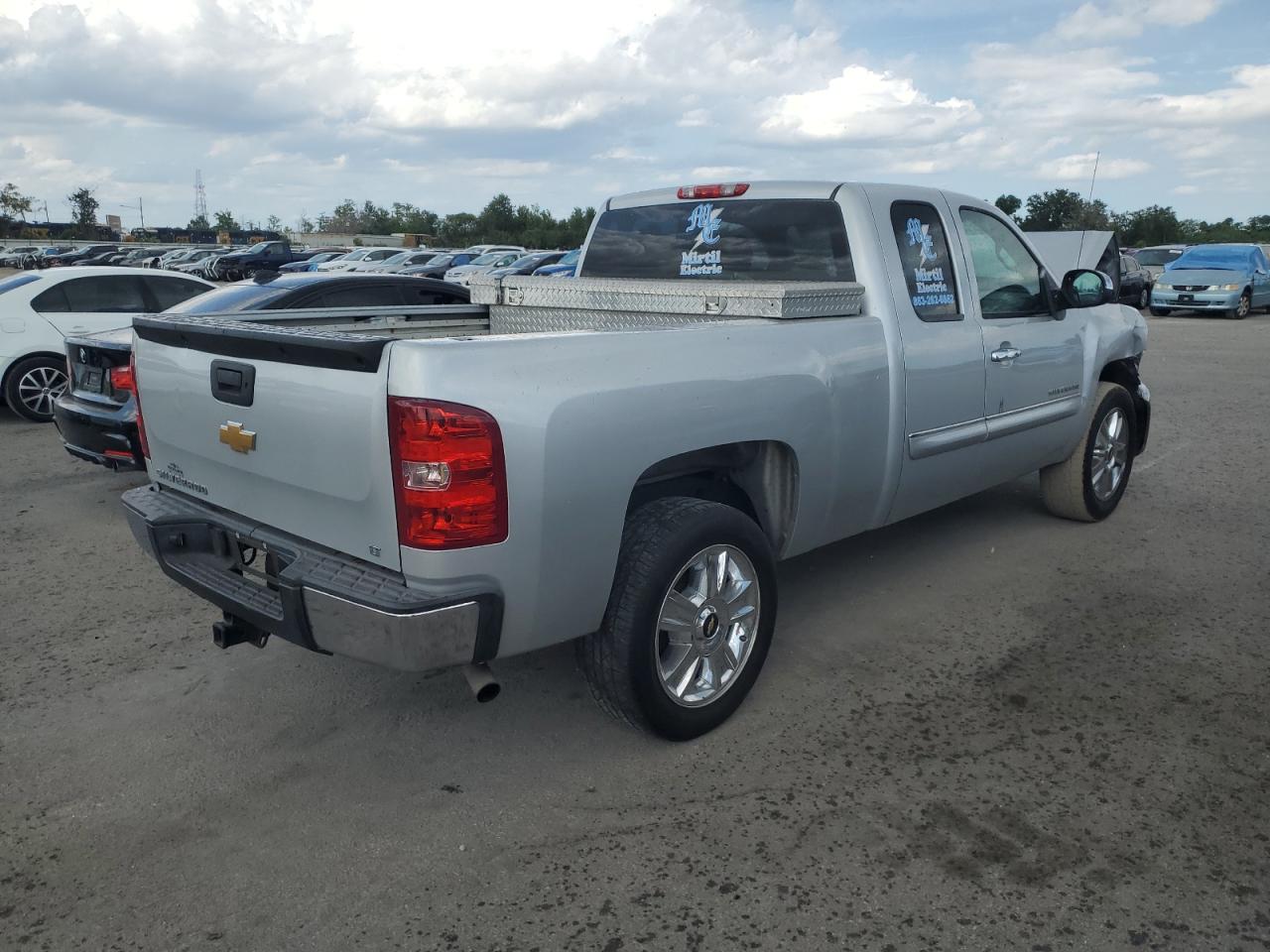 1GCRCSE01DZ174910 2013 Chevrolet Silverado C1500 Lt