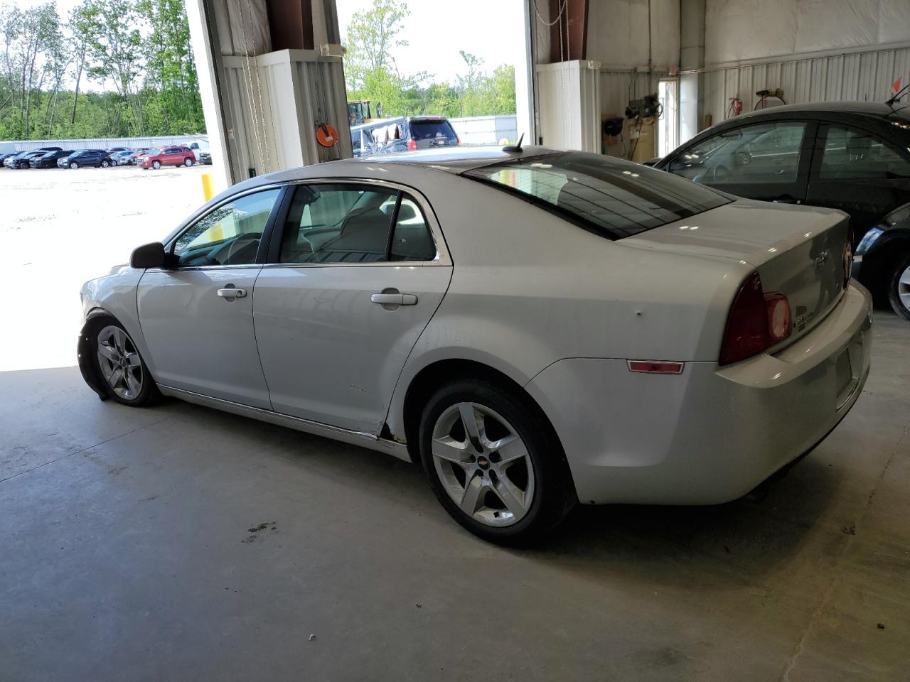 1G1ZC5EB4AF103841 2010 Chevrolet Malibu 1Lt