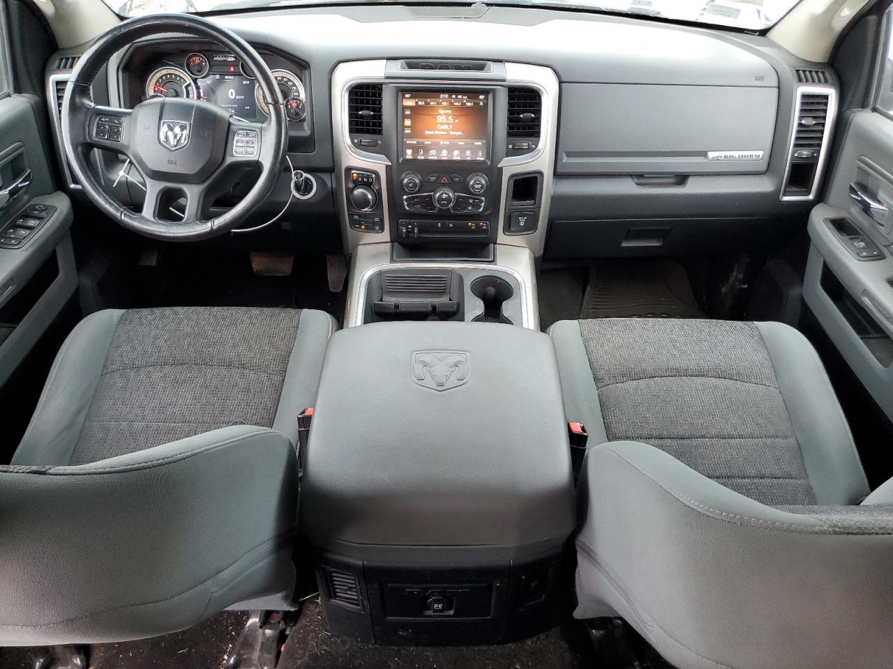 3C6RR7LT5HG688135 2017 Ram 1500 Slt