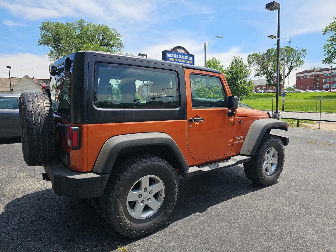 1J4AA2D16BL584318 2011 Jeep Wrangler Sport