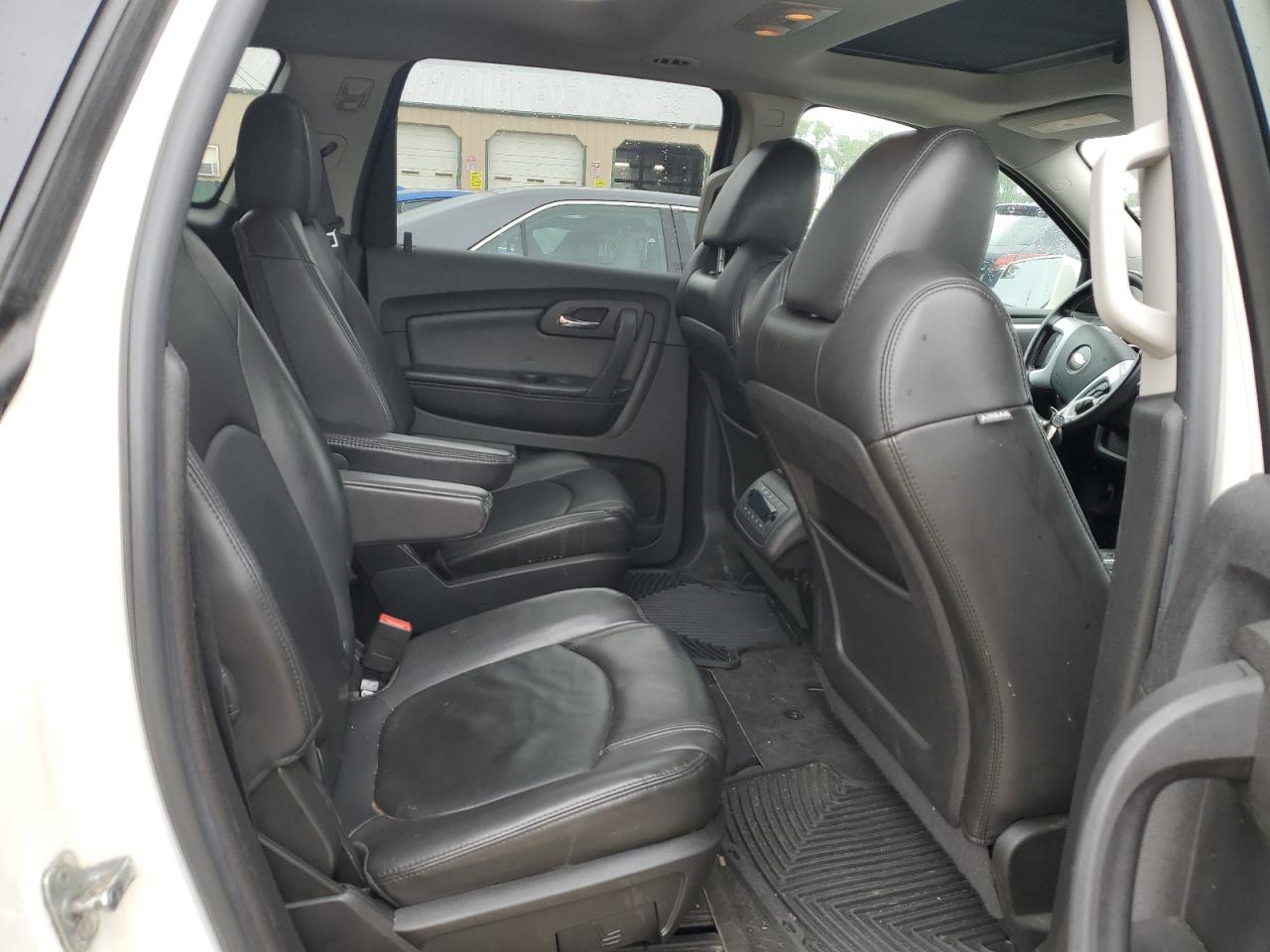 1GNKRJED6BJ144690 2011 Chevrolet Traverse Lt