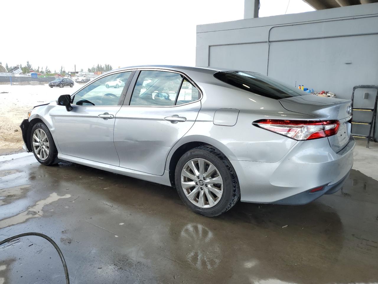 4T1B11HK1JU155860 2018 Toyota Camry L