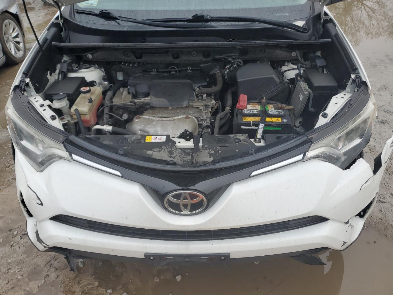 JTMBFREV6HJ146800 2017 Toyota Rav4 Le