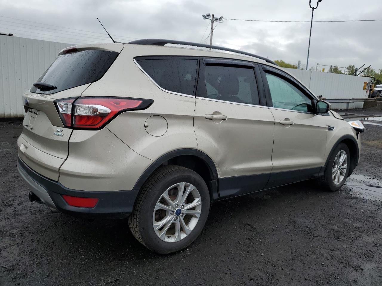 1FMCU0GD4HUE00475 FORD ESCAPE 2017