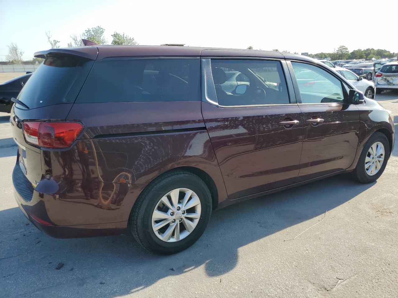 KNDMB5C18J6378286 2018 Kia Sedona Lx