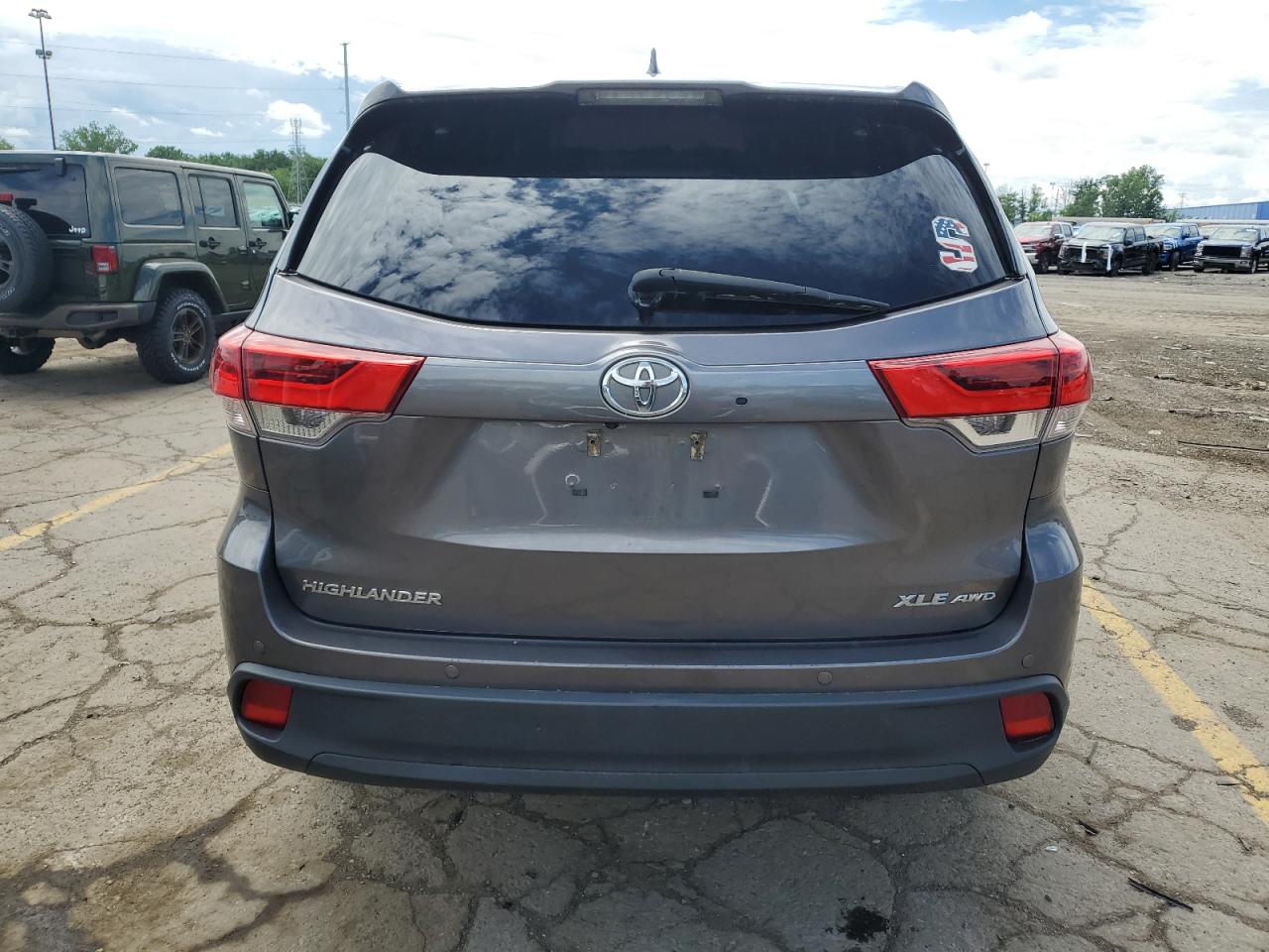 5TDJZRFHXHS466183 2017 Toyota Highlander Se