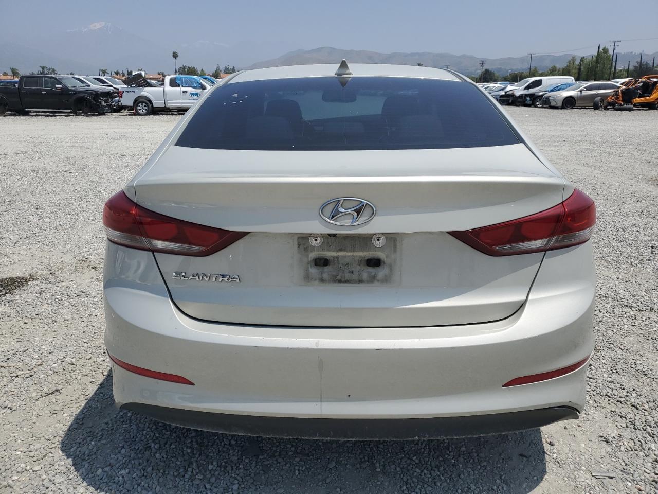 KMHD84LF8HU430098 2017 Hyundai Elantra Se