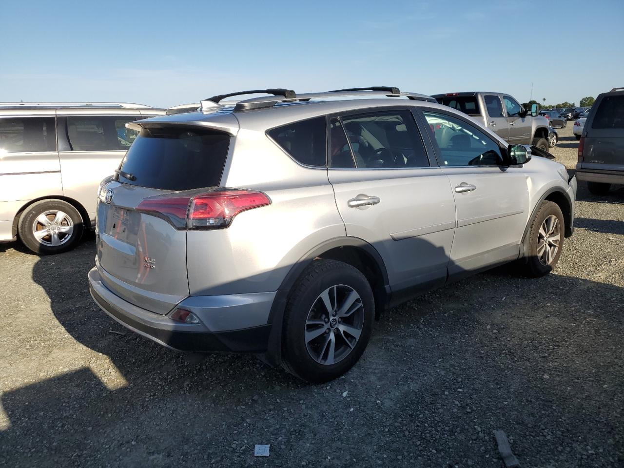2T3RFREV6JW720673 TOYOTA RAV4 2018