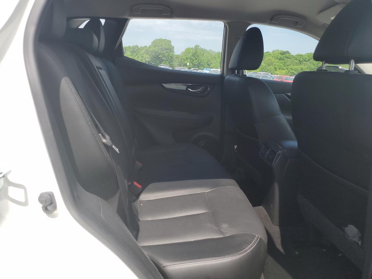 JN1BJ1CR0HW139627 NISSAN ROGUE 2017