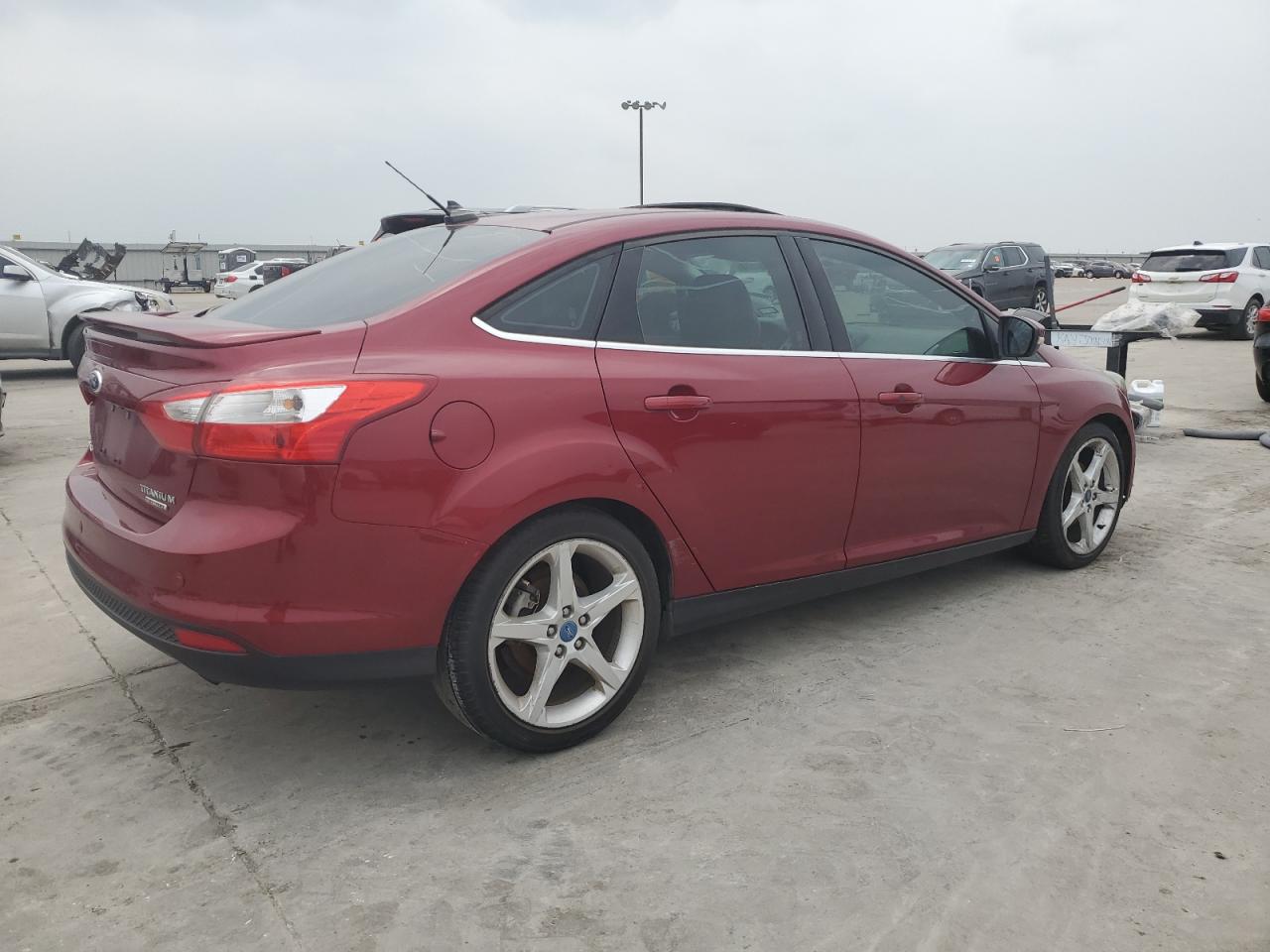 2013 Ford Focus Titanium vin: 1FADP3J28DL195564