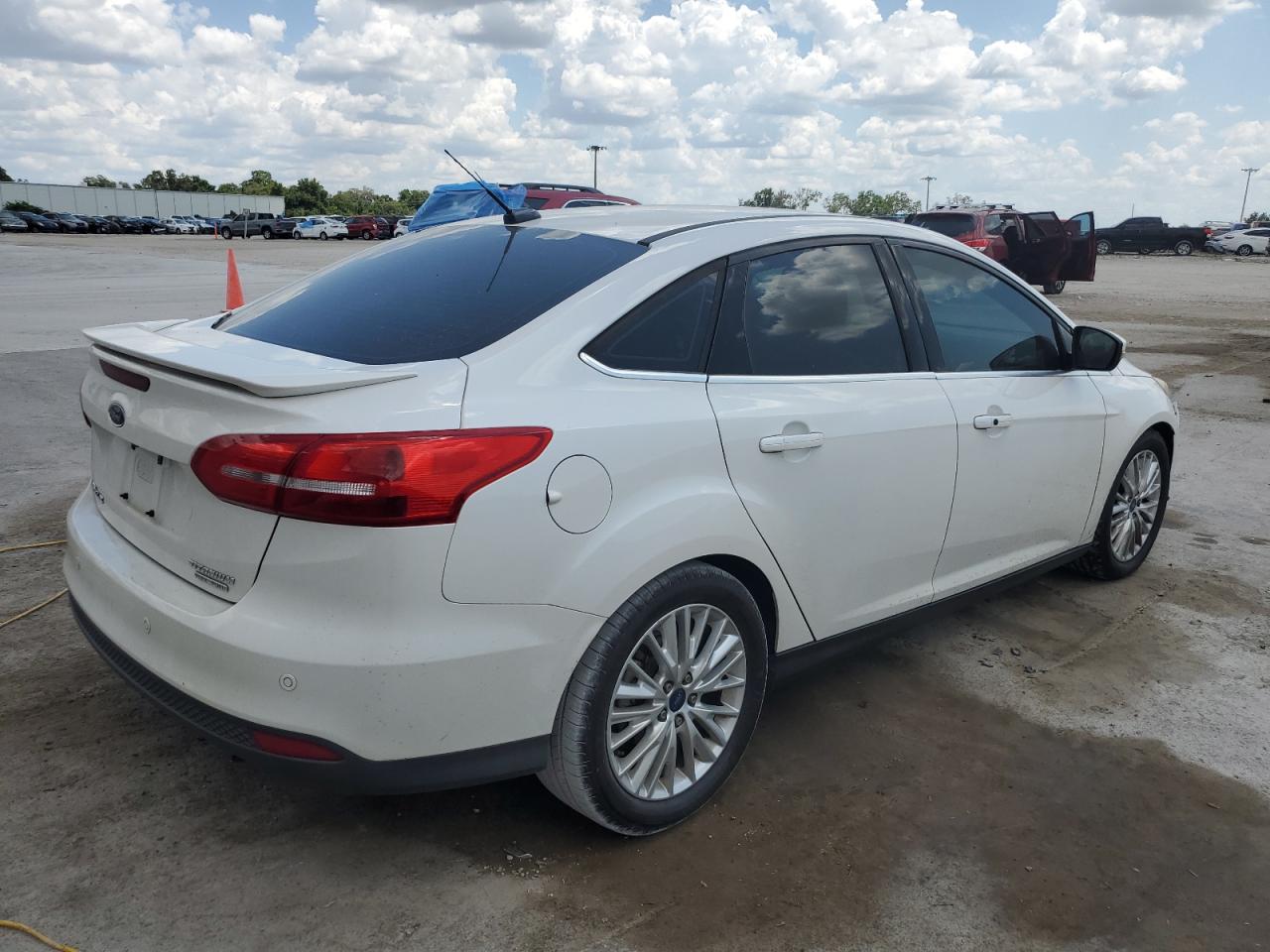 1FADP3J2XGL335490 FORD FOCUS 2016