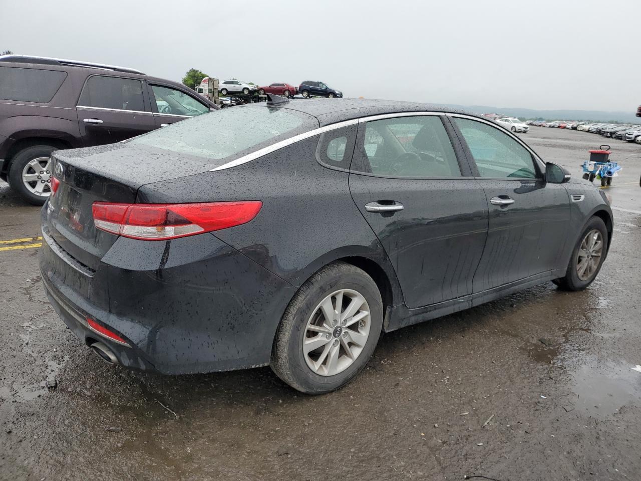 5XXGT4L30JG210665 2018 Kia Optima Lx