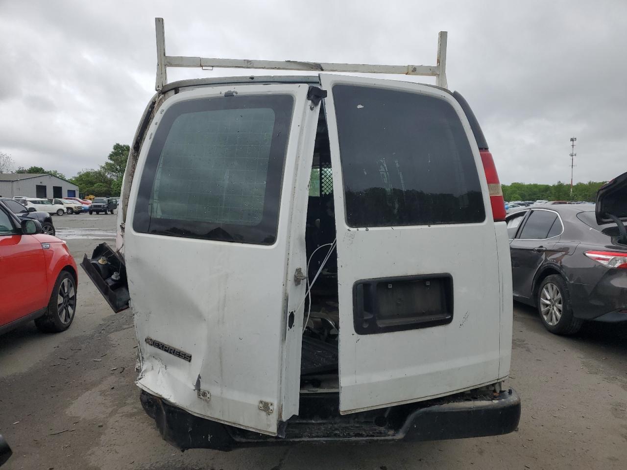 1GCGG25VX71221054 2007 Chevrolet Express G2500