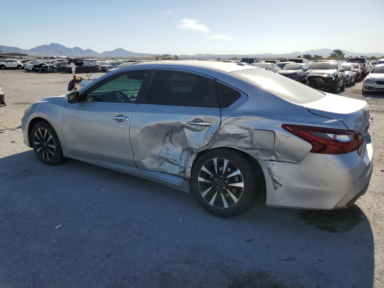 2018 Nissan Altima 2.5 vin: 1N4AL3AP7JC142585