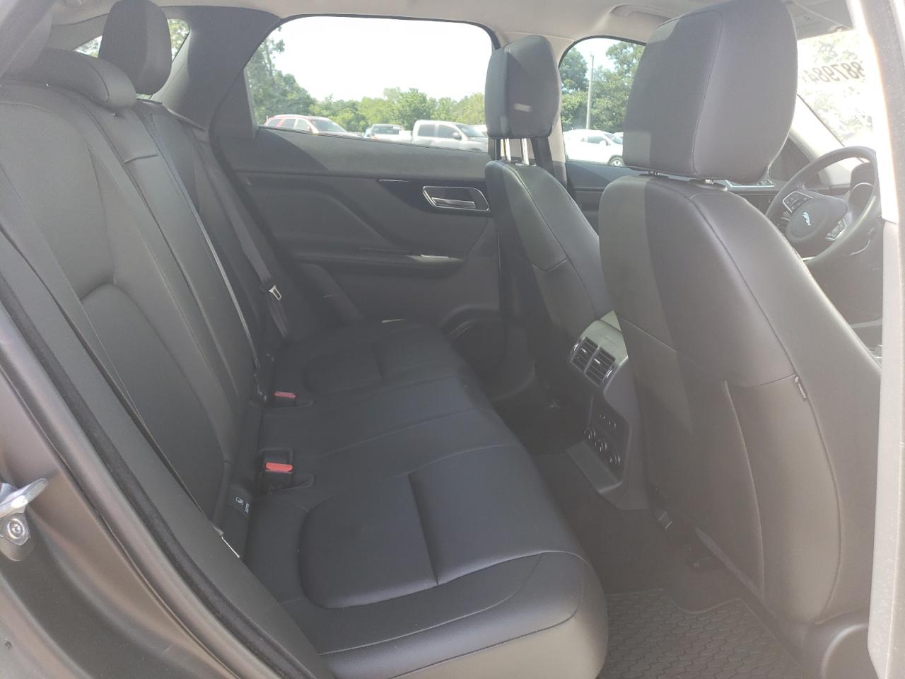 SADCJ2FX1LA629165 2020 Jaguar F-Pace Premium