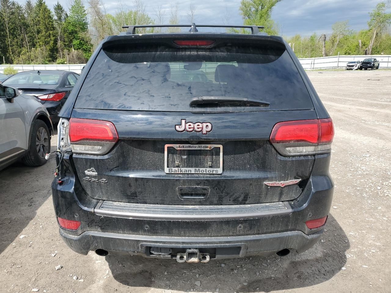 1C4RJFLG9HC635762 2017 Jeep Grand Cherokee Trailhawk