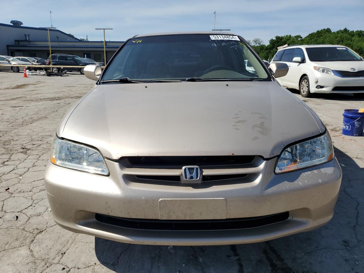 1HGCG5646YA054619 2000 Honda Accord Lx