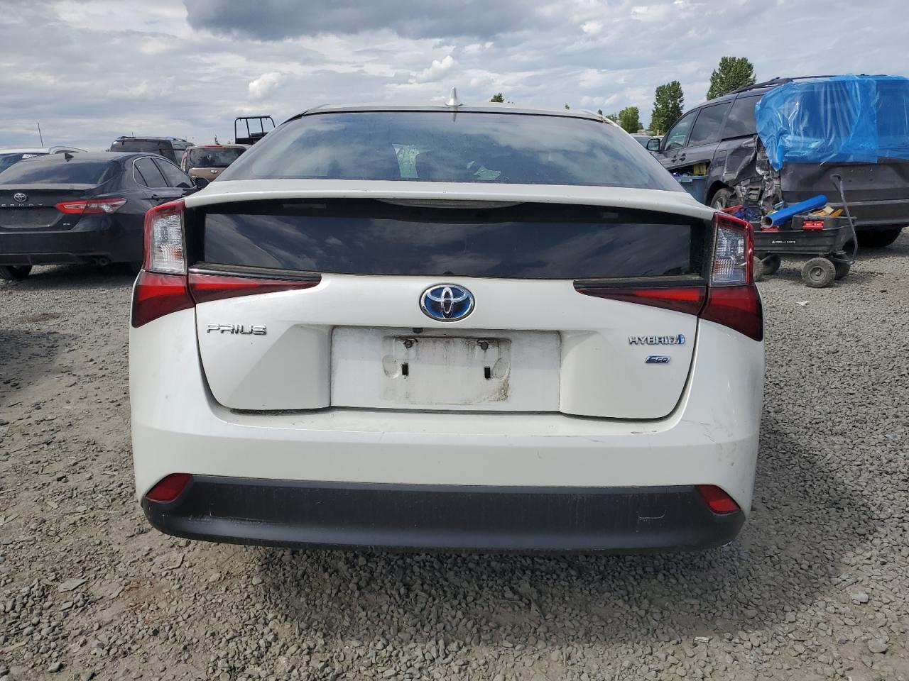 JTDKARFU6K3088588 2019 Toyota Prius