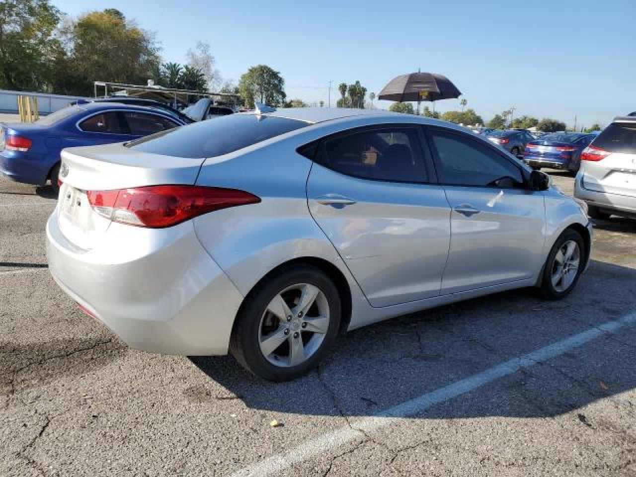 2013 Hyundai Elantra Gls vin: KMHDH4AEXDU583991