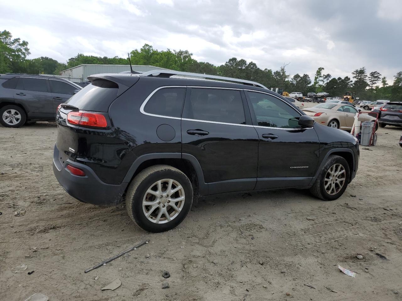 1C4PJLLX1JD510261 2018 Jeep Cherokee Latitude Plus