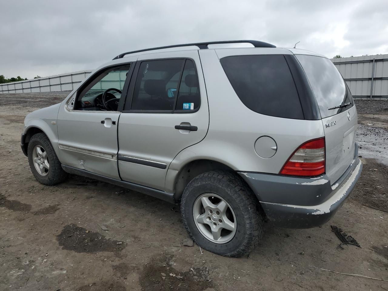 4JGAB54E5XA127442 1999 Mercedes-Benz Ml 320