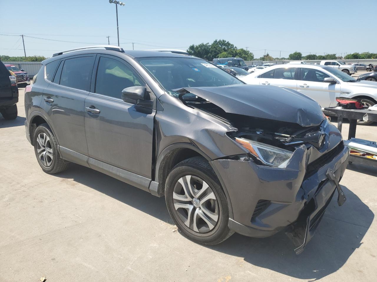 JTMZFREVXHJ123499 2017 Toyota Rav4 Le