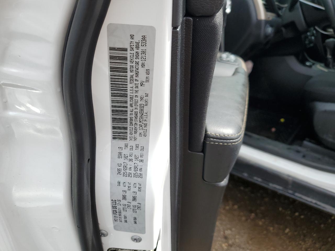 1C4PJMCS0HW590323 2017 Jeep Cherokee Latitude