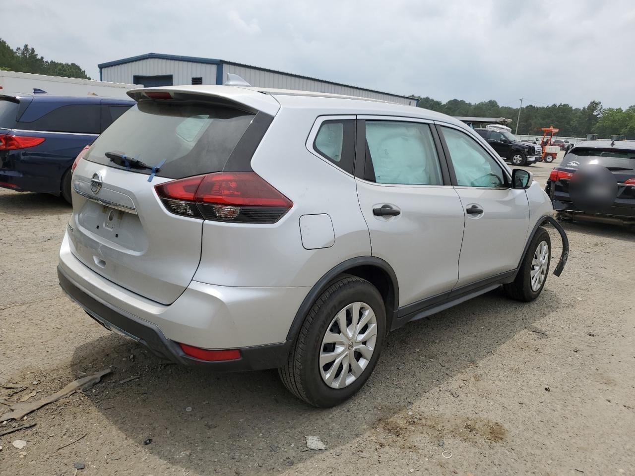 KNMAT2MT5JP547267 NISSAN ROGUE 2018