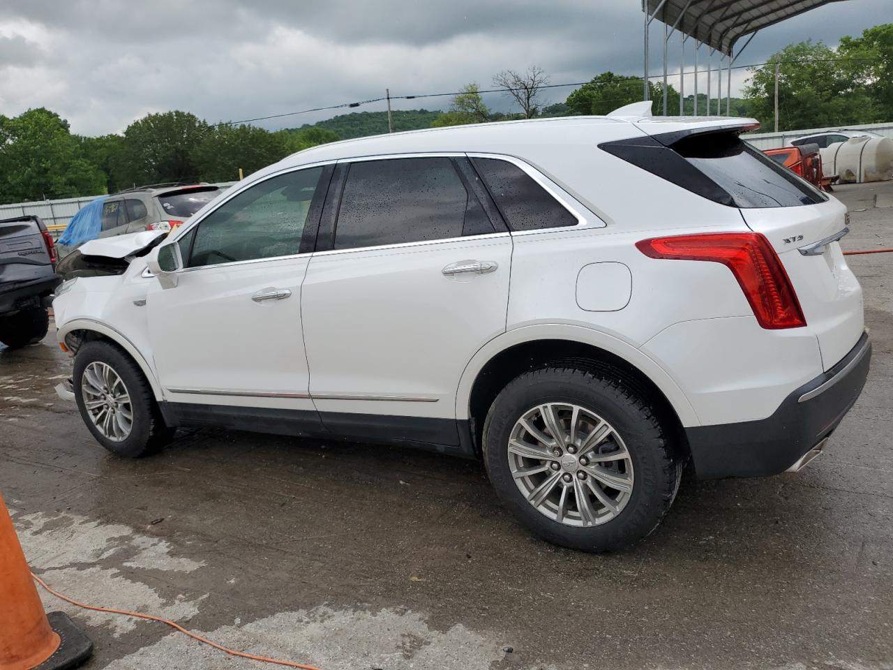 1GYKNBRS6HZ303876 2017 Cadillac Xt5 Luxury