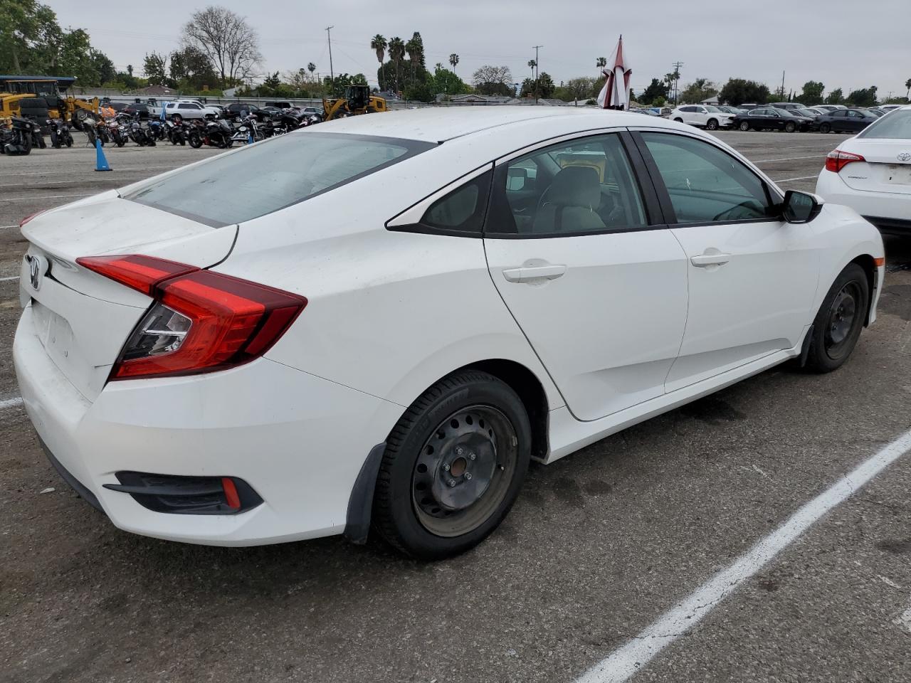 2HGFC2F55HH554823 2017 Honda Civic Lx