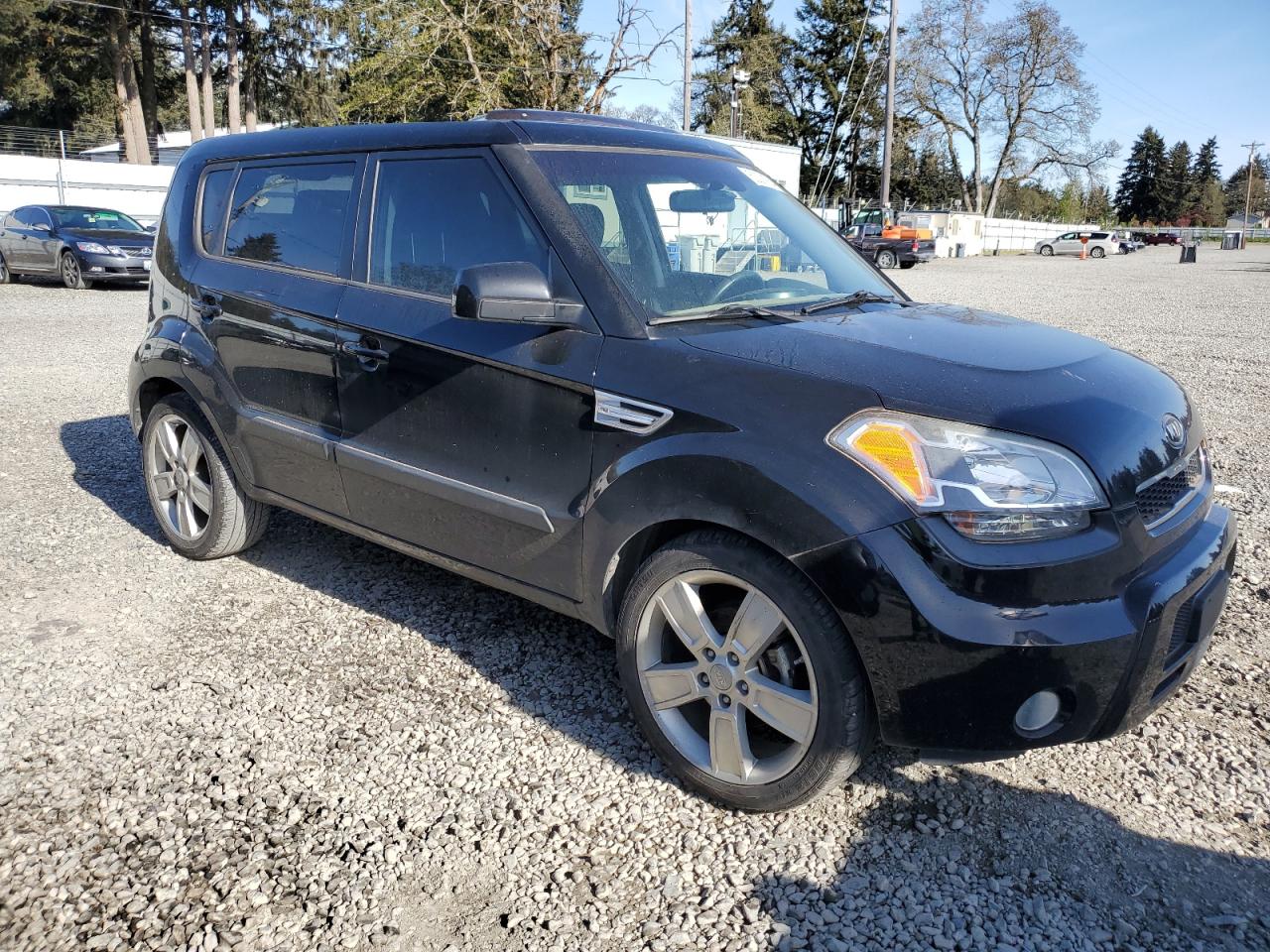 KNDJT2A2XB7327460 2011 Kia Soul +