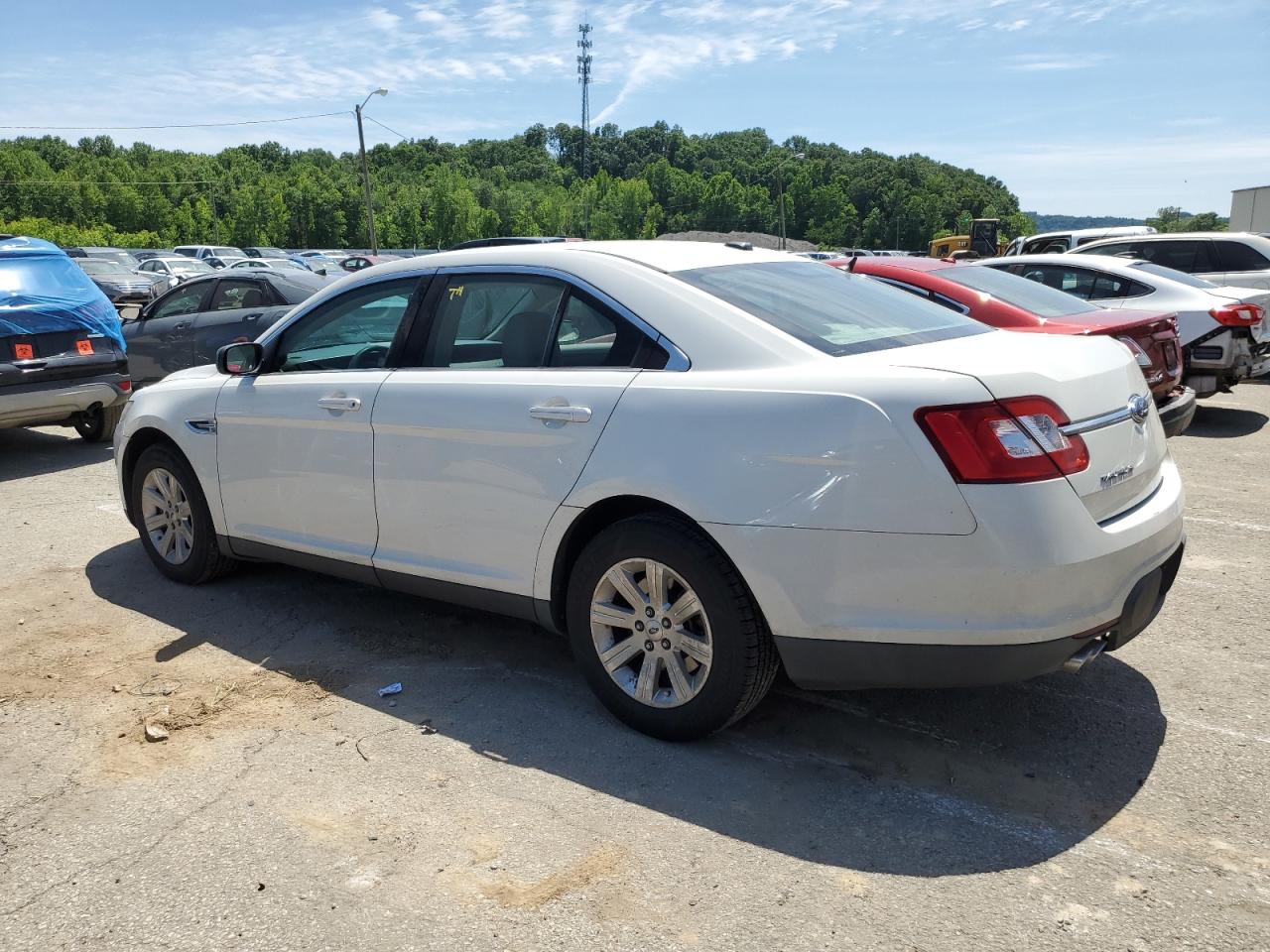 1FAHP2DW3AG123539 2010 Ford Taurus Se