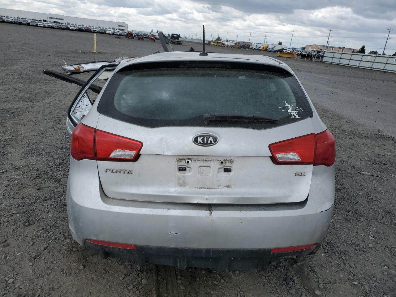 KNAFW5A38C5617682 2012 Kia Forte Sx