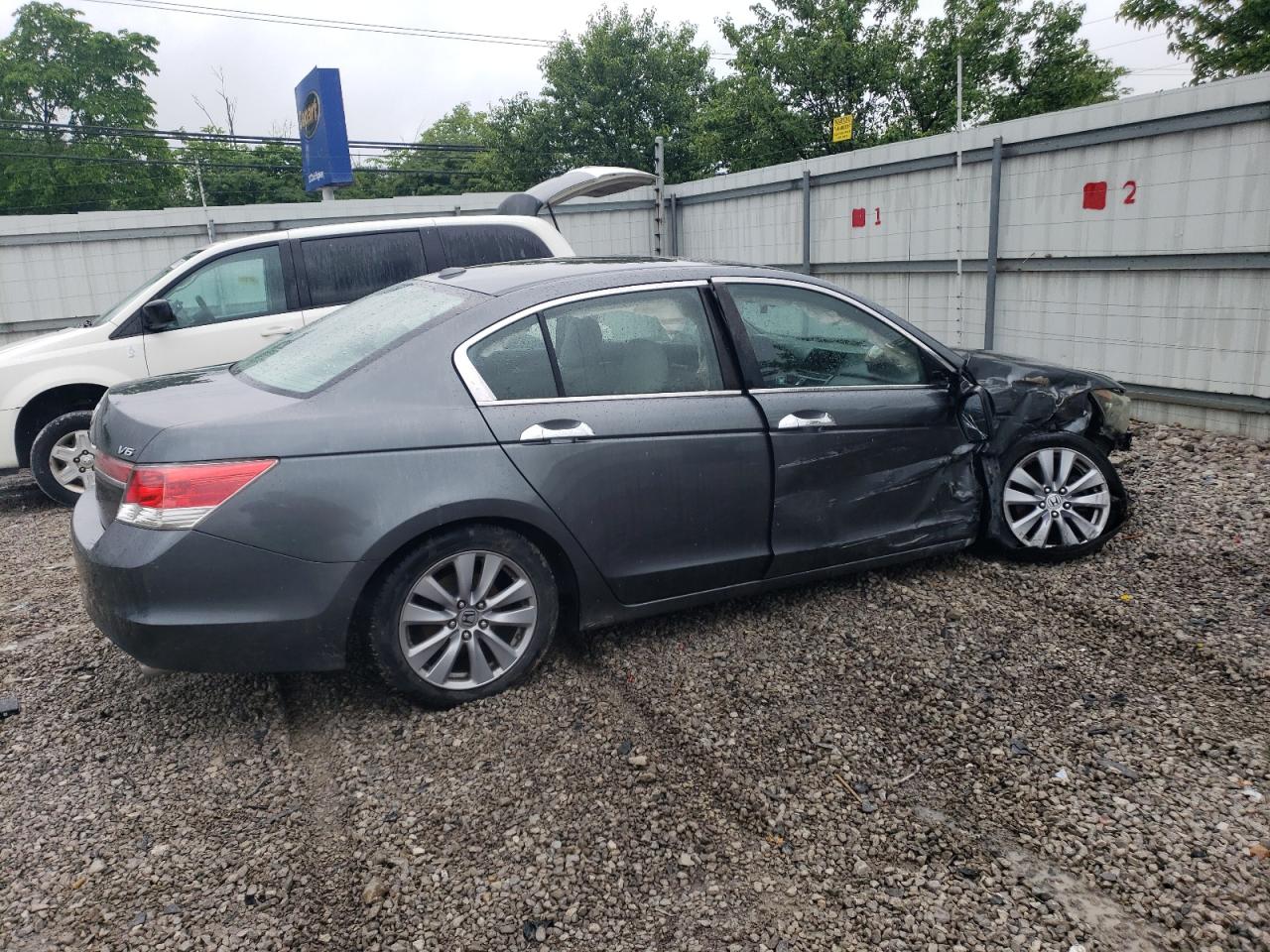 1HGCP3F82BA001575 2011 Honda Accord Exl