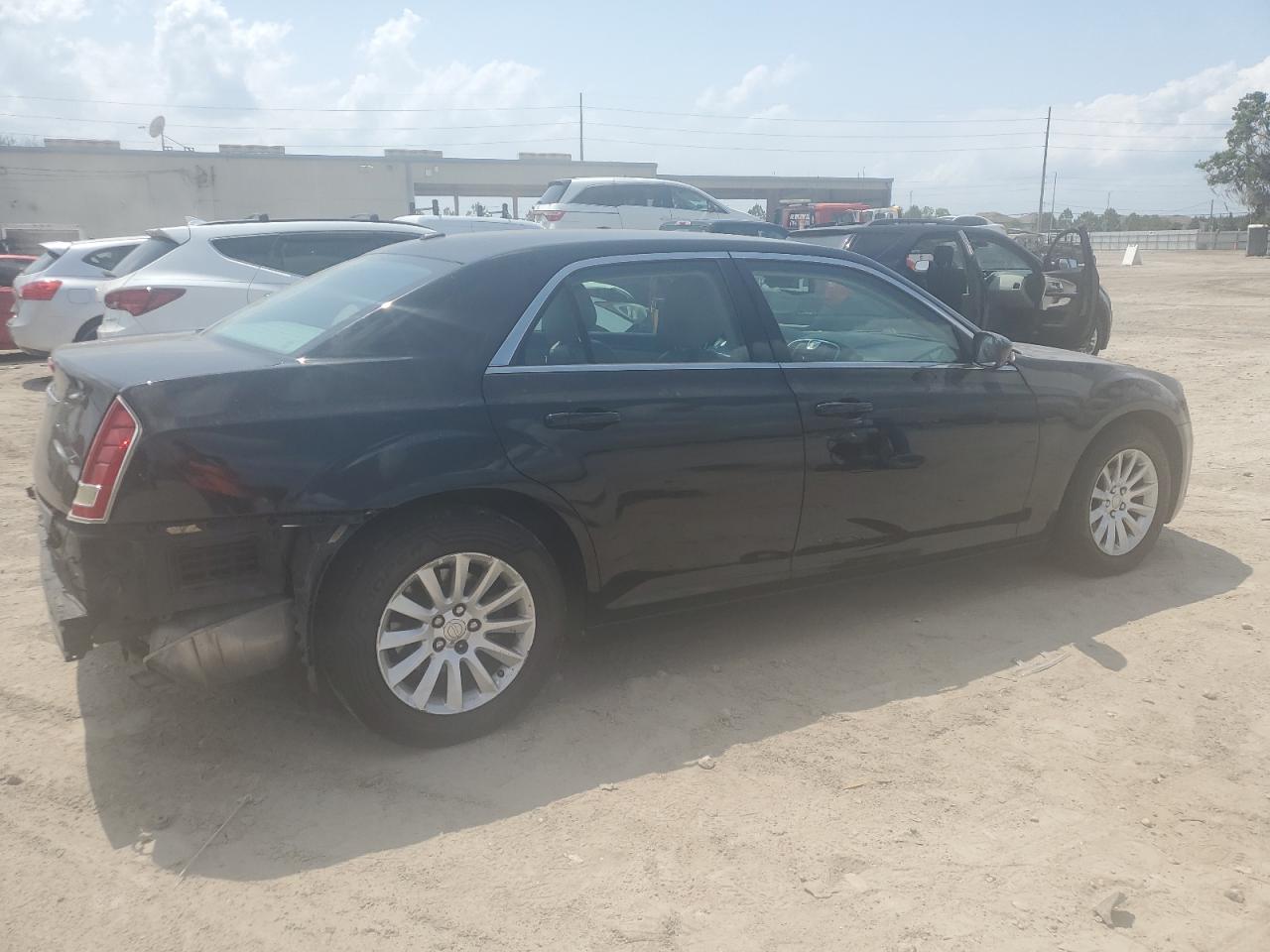 2C3CCAAGXDH551337 2013 Chrysler 300