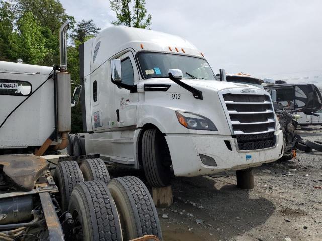 Lot #2526381952 2019 FREIGHTLINER CASCADIA 1 salvage car
