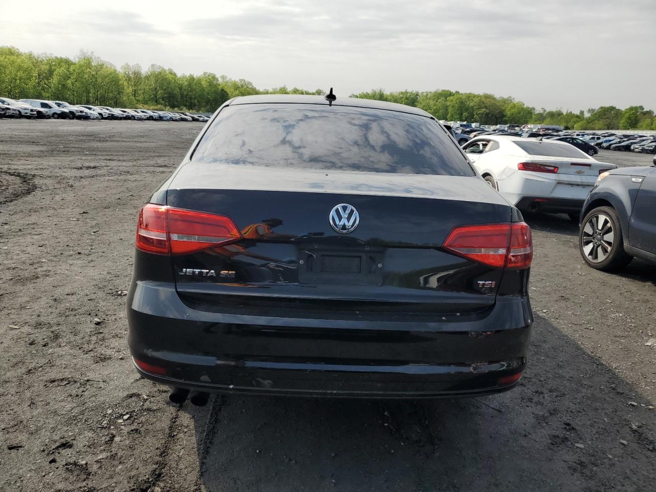 3VWD17AJ8FM295866 2015 Volkswagen Jetta Se