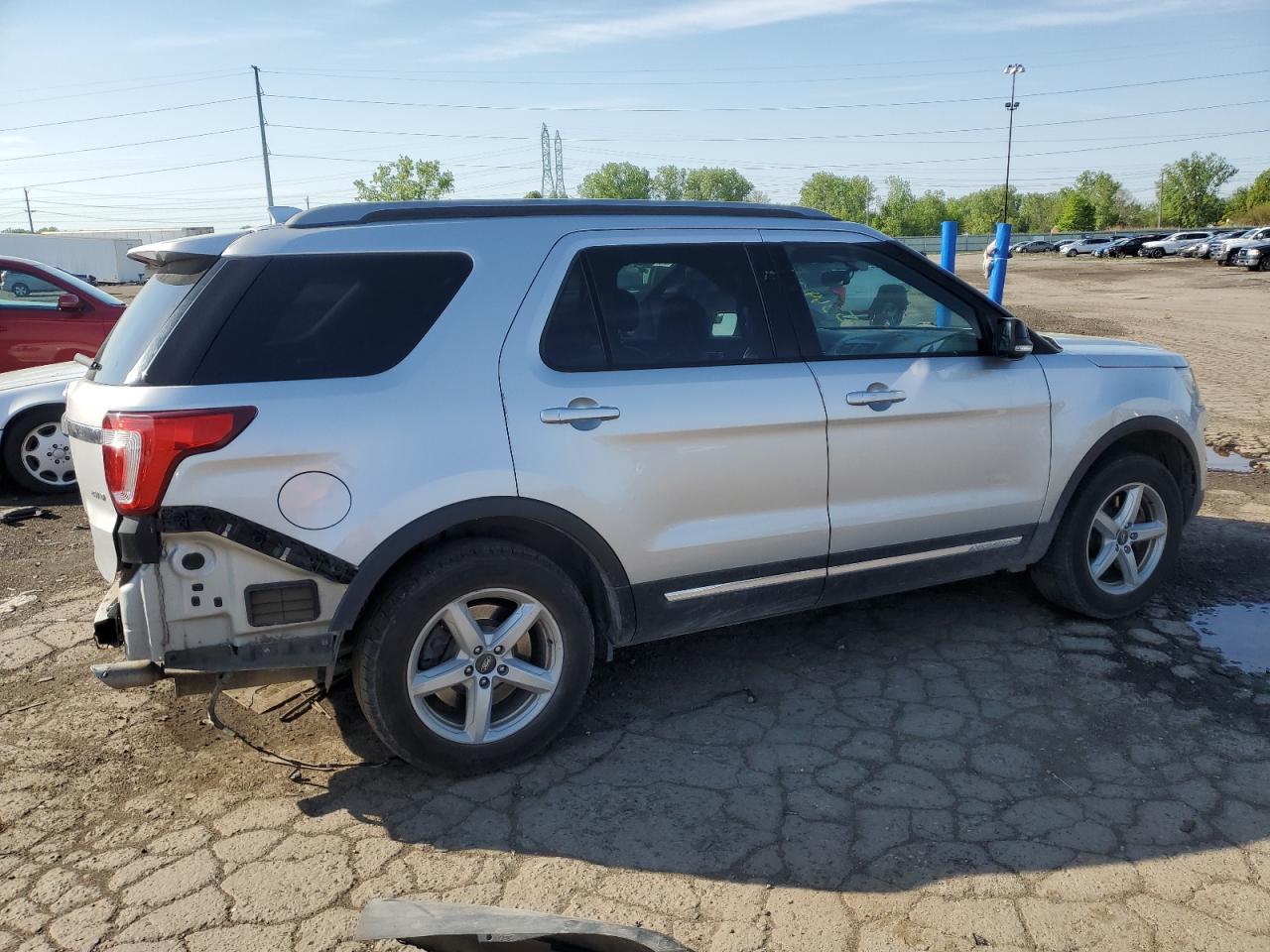 1FM5K8D84HGA57458 2017 Ford Explorer Xlt