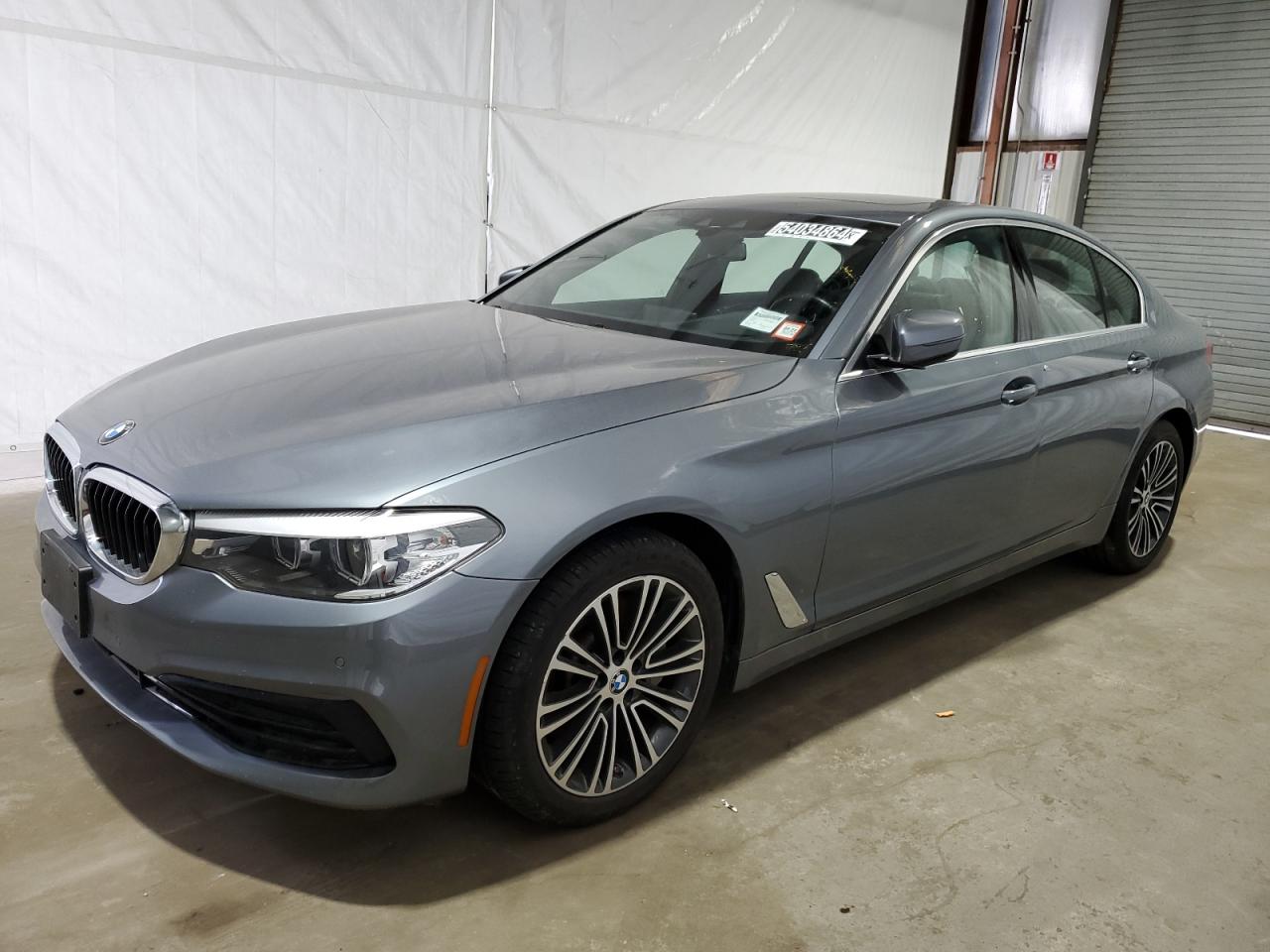 WBAJA7C56KWW27848 2019 BMW 530 Xi