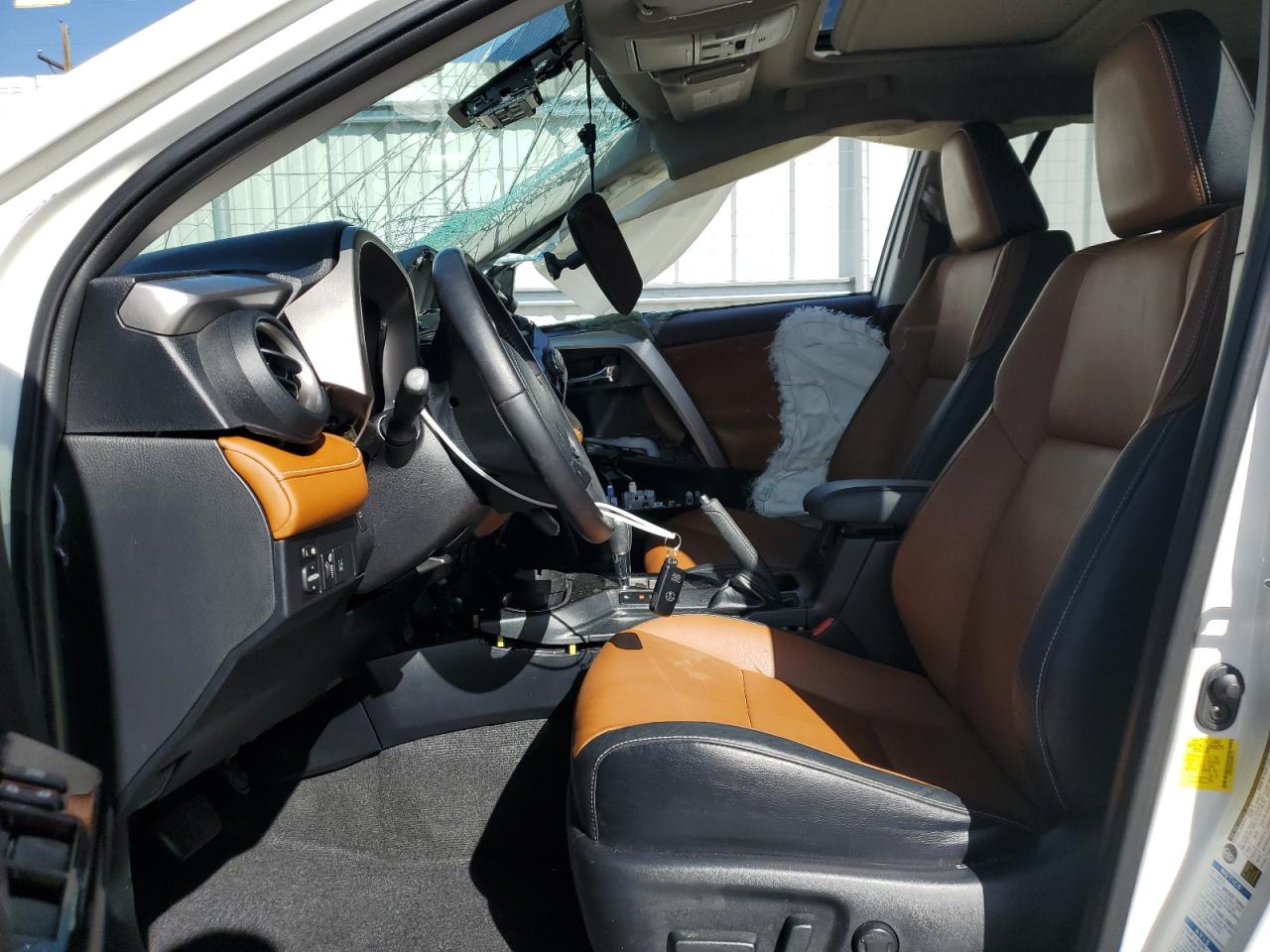 JTMDJREV8HD067375 2017 Toyota Rav4 Hv Limited