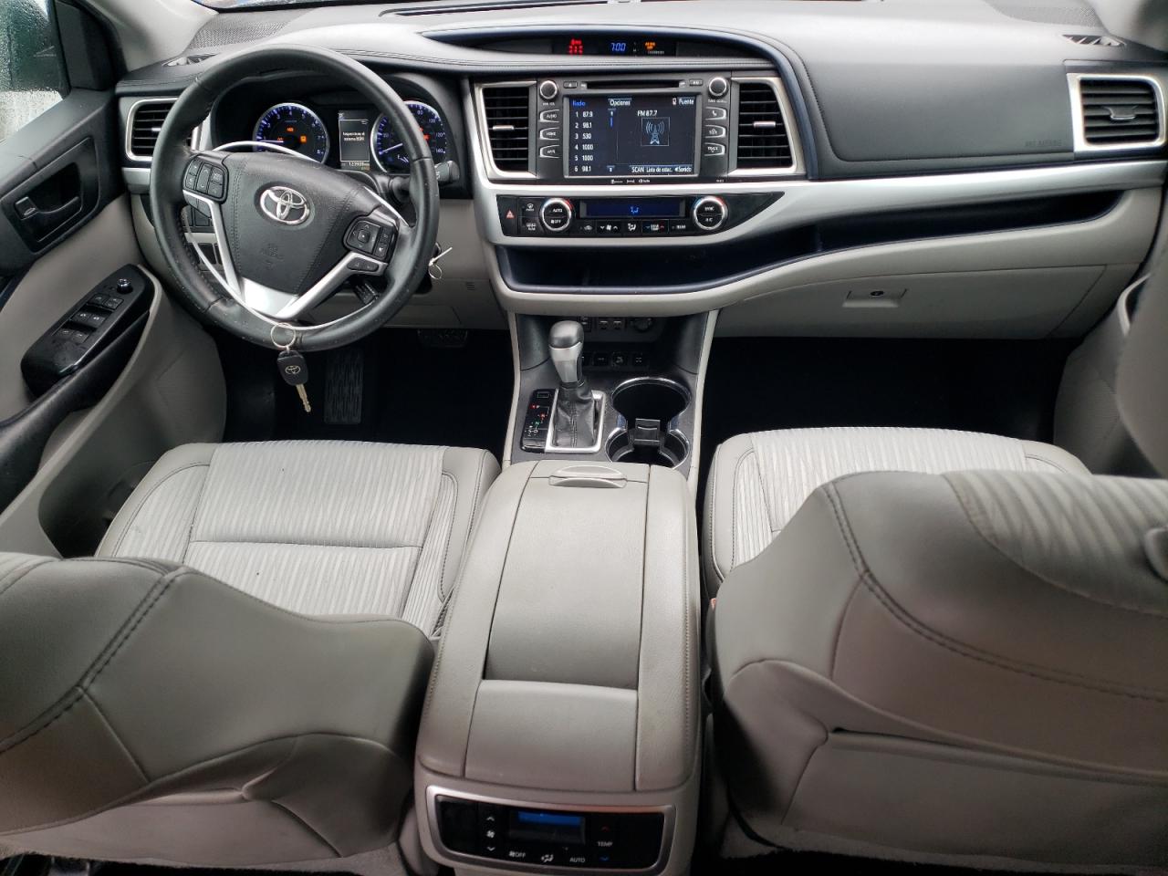 5TDBZRFH4KS722684 2019 Toyota Highlander Le