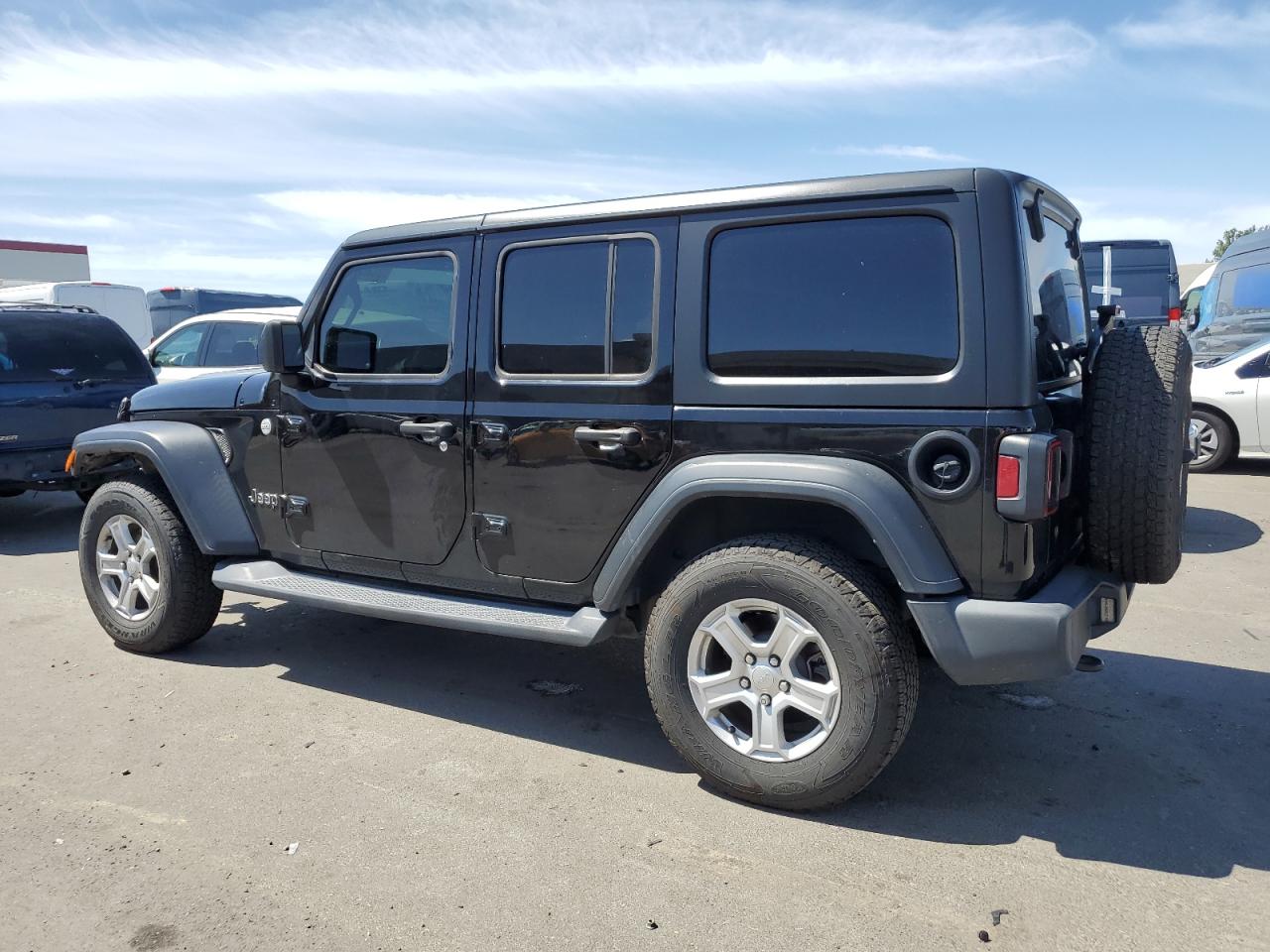 1C4HJXDG9JW227072 2018 Jeep Wrangler Unlimited Sport