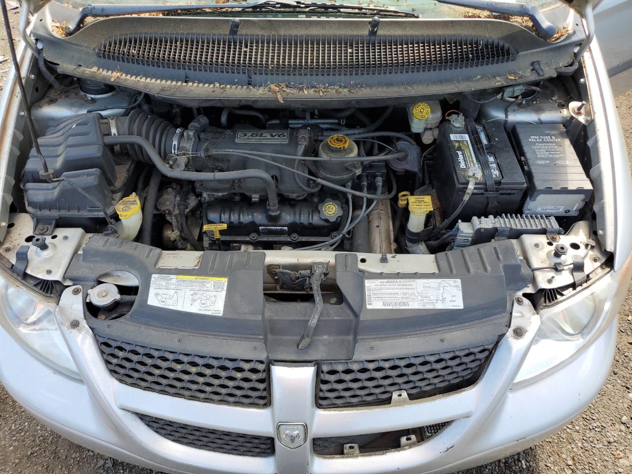 2B8GT44L02R785819 2002 Dodge Grand Caravan Sport