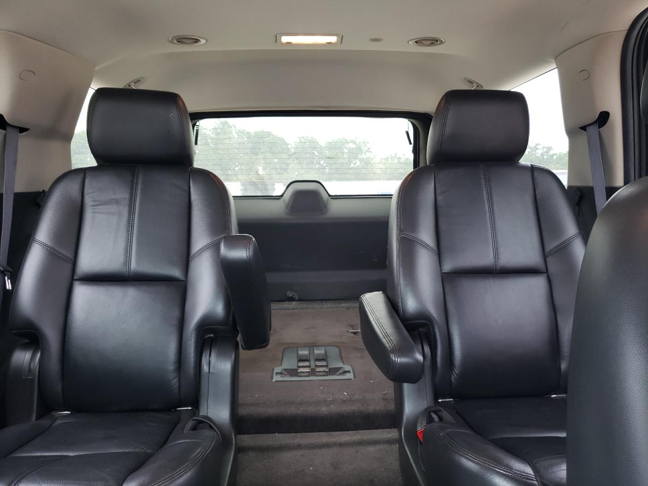 1GNSCBE00BR200774 2011 Chevrolet Tahoe C1500 Lt