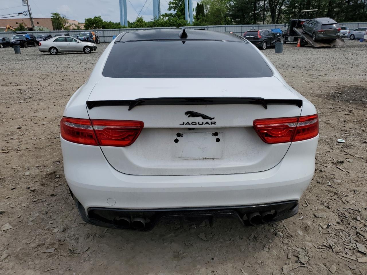 SAJAJ4FX3JCP24652 2018 Jaguar Xe Premium