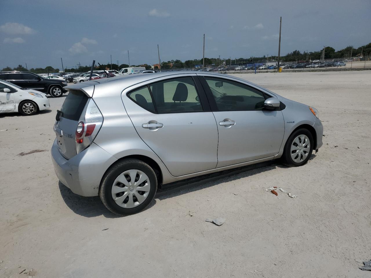 JTDKDTB3XE1563709 2014 Toyota Prius C