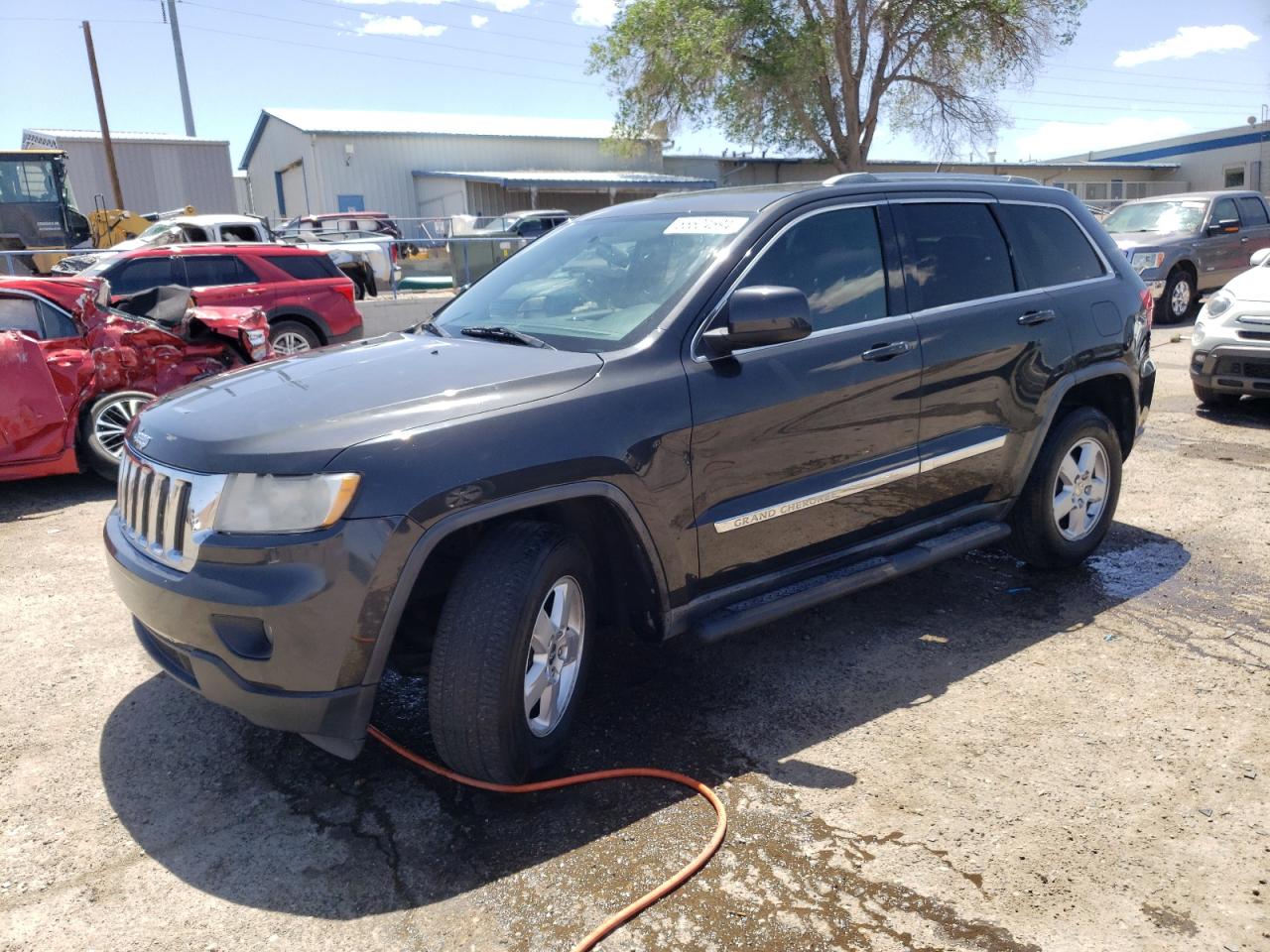 1J4RR4GG4BC530233 2011 Jeep Grand Cherokee Laredo